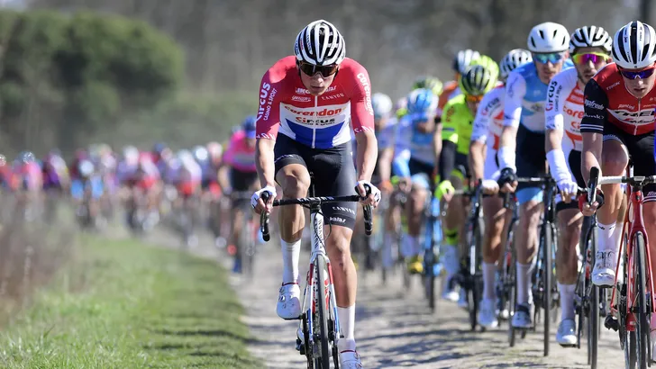 Van der Poel over afgelasten Parijs-Roubaix: 'Stel je voor dat het regent die dag'