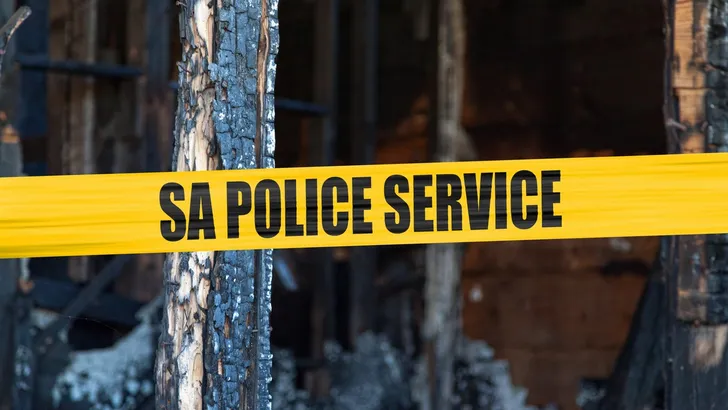 Moeder steekt verkrachter dochter dood