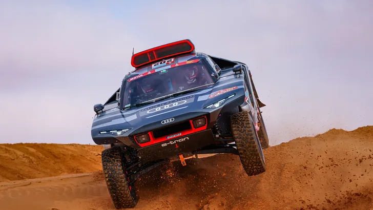Audi scoort eerste etappezege voor 'elektrische' Dakar-wagen
