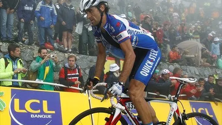 VUELTA: Barredo triomfeert op de Covadonga