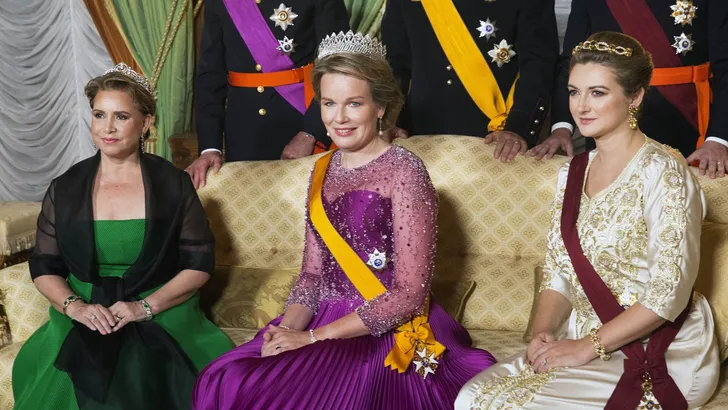 Koningin Mathilde kiest de Negen Provinciën Tiara