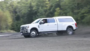 VIDEO: rallyrijden in een dikke dually