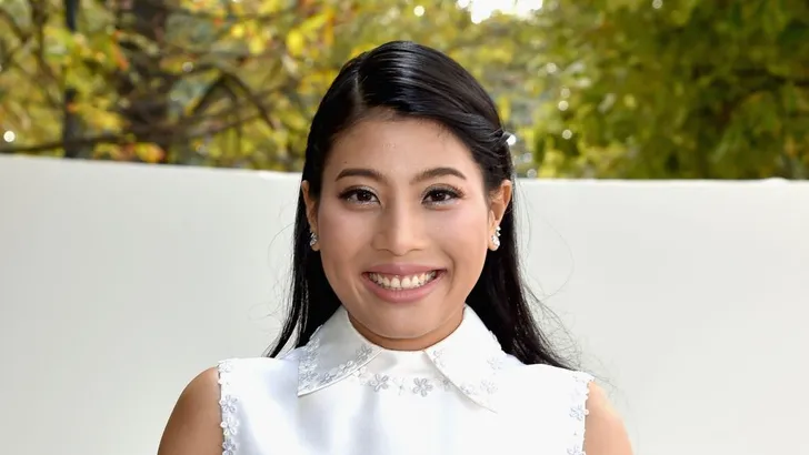 Prinses Sirivannavari toont collectie met ambitie