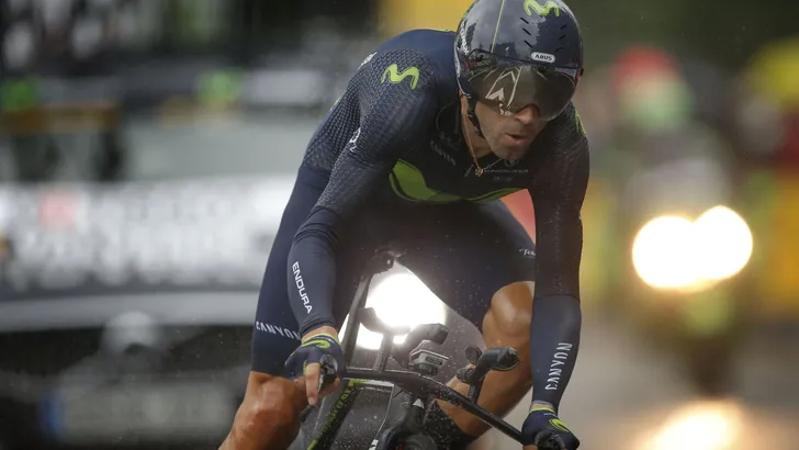 Tour de France: Gebroken knieschijf voor Alejandro Valverde