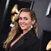 Wat iedereen over het hoofd zag bij Miley Cyrus' Grammy outfit