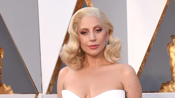 Lady Gaga deelt foto zonder make-up