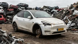 De onttroning van de koning: waarom de Tesla Model Y in Nederland wordt vernederd door een saaie Skoda