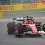 De Ferrari van Carlos Sainz en Charles Leclerc