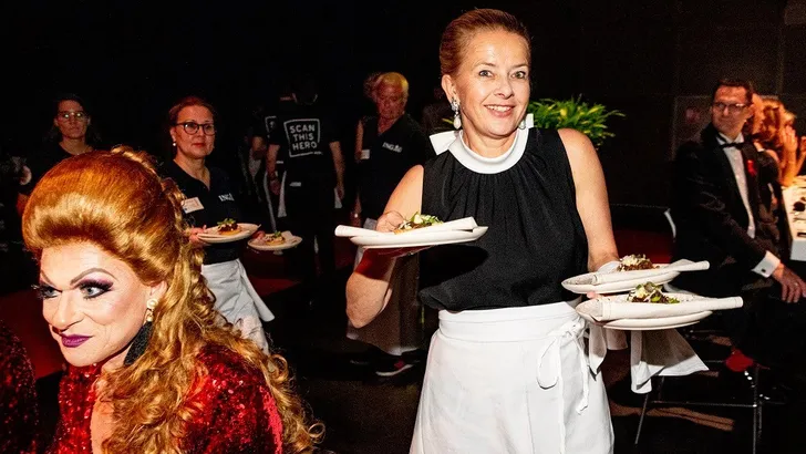 Huh, werkt prinses Mabel nu in de horeca?