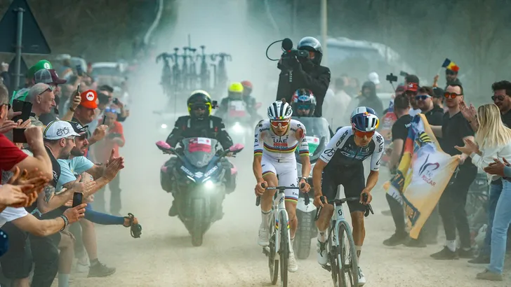 pidcock en pogacar in strade bianche 2025