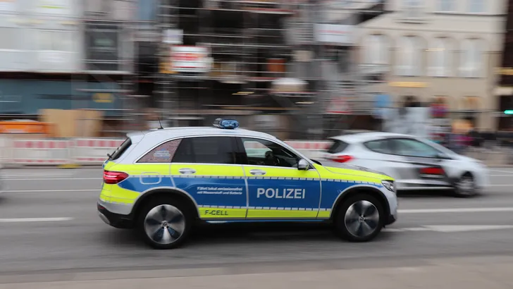 'Gegijzelde Nederlander (51) vlucht na acht dagen gevangenisschap uit pand in Hamburg'