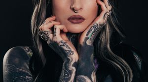 Vrouw spendeert 30.000 euro aan tatoeages