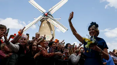 Koningin Maxima tijdens Koningsdag 2025 in de binnenstad van Doetinchem