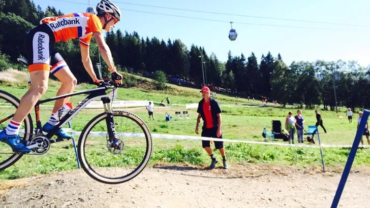 Junior Vader dichtbij medaille op WK mountainbike