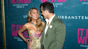 Blake Lively schittert in 'Britney Spears-jurk' op première It Ends With Us
