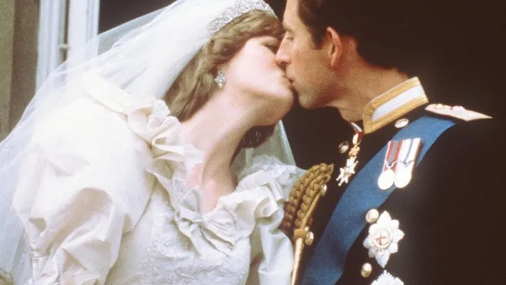 Vandaag 37 jaar geleden: De droombruiloft van Diana en Charles