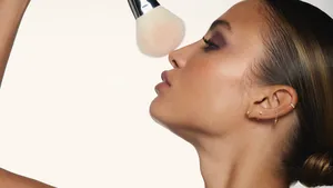 Rose Bertram showt de mooiste make-uplooks van Dior Beauty voor de feestdagen