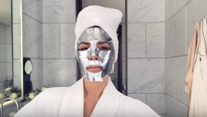 Is dit 'Power foil' masker van Victoria Beckham het geheim van een perfecte huid?