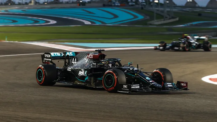 Mercedes: 'Gat naar Red Bull lag niet aan motorstand'