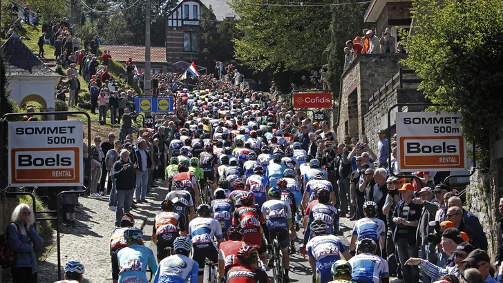 Eens of oneens: 'Na succes Gold Race moeten Waalse klassiekers ook veranderen'