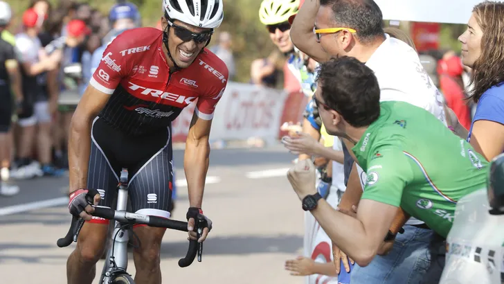 Contador maakt droom tot werkelijkheid en wint op Angliru, Froome behoudt rode trui