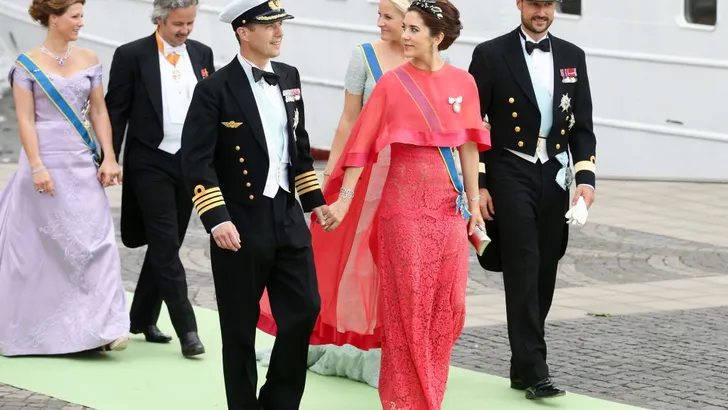 Kroonprinses Mary: avondjapon wordt cocktailjurk! 