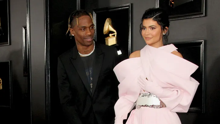 'Kylie Jenner en Travis Scott zijn nog steeds smoorverliefd op elkaar'
