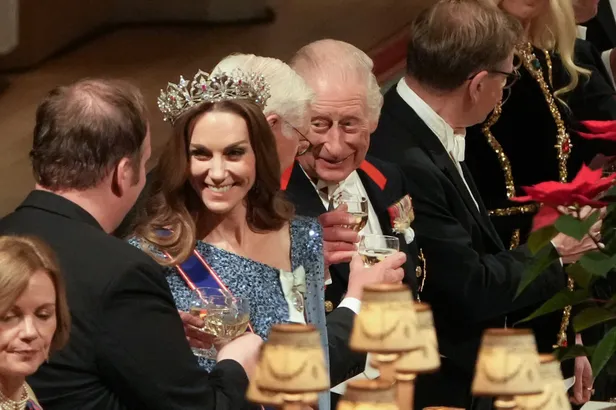Foto van prinses Kate tijdens de toast tijdens het staatsbanket voor de Duitse president, december 2025.