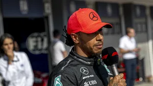 Hamilton suggereert ontslag 'racistische' Helmut Marko: 'Vreemd dat er niets gebeurd is'