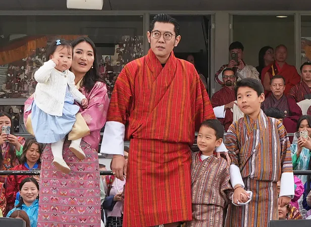 Koning Jigme Kheser Namgyel Wangchuck met zijn gezin in Australië, oktober 2024.