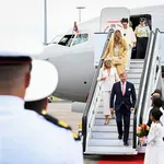 Koning Willem Alexander, Koningin Maxima en Prinses Amalia Bezoek aan Sint Maarten Dag 1