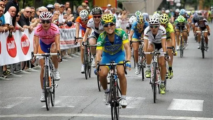 Giro Donne: Olds klopt Vos in de pelotonsprint
