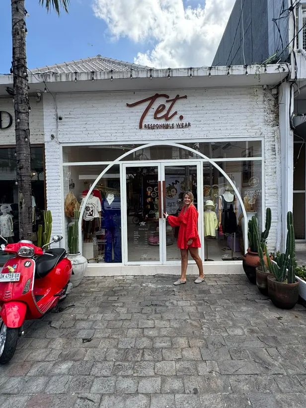 Bij de TET brandstore in Canggu op Bali