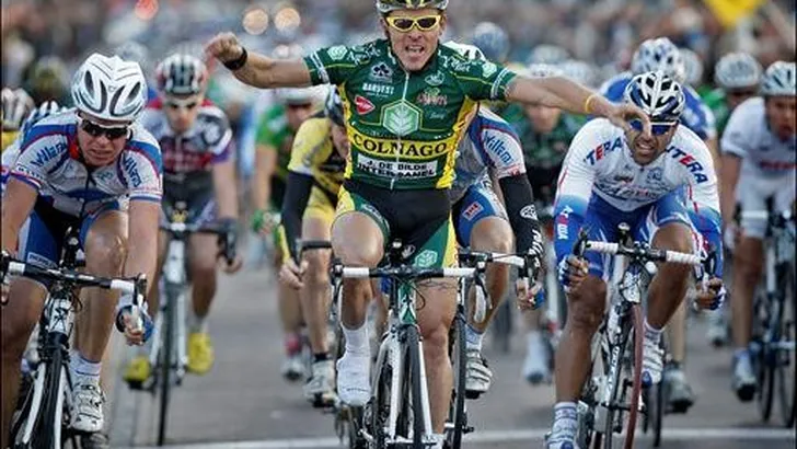 Flahaut klopt Van Dijk, afscheid De Jongh