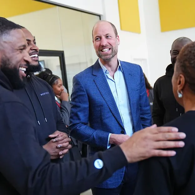 Prins William tijdens een bezoek aan het Mentivity-gemeenschapscentrum