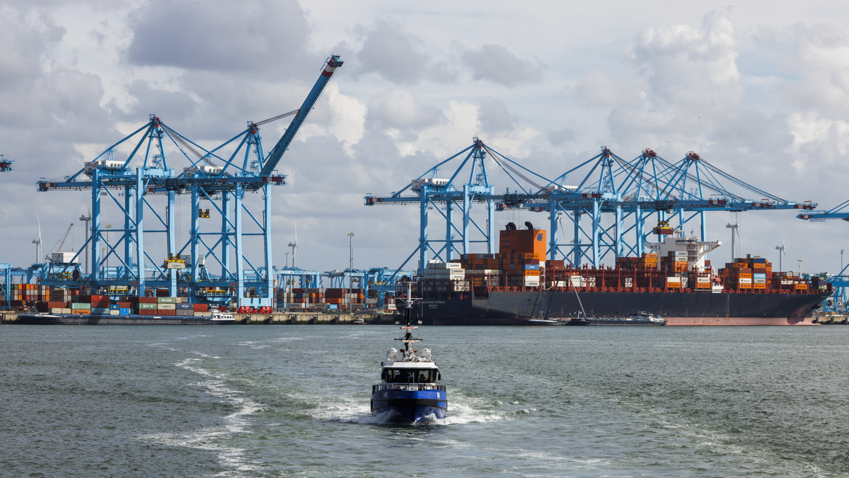 Voor het eerst krijgt de Noordelijke Zeeroute een wekelijkse containerdienst naar Europa