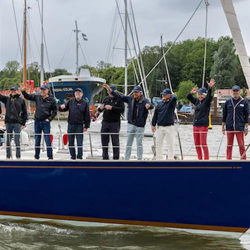 Prinses Beatrix bezoekt 175-jarig jubileum De Maas en ontmoet Flyer-legendes