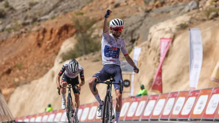 paret-peintre wint slotrit ronde van oman op green mountain