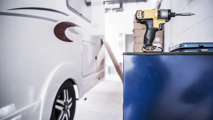Een klein ongeluk met je camper kan je maanden vakantie kosten