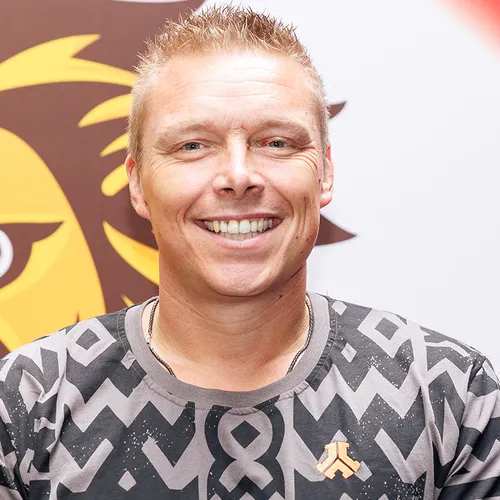 Tony Wyczynski op de persdag van Echte Jongens op Safari in 2025