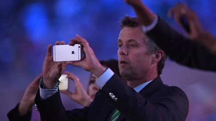 Frederik van Denemarken, kroonprins en groupie