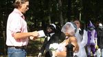 Vrouw (21) trouwt met zombiepop