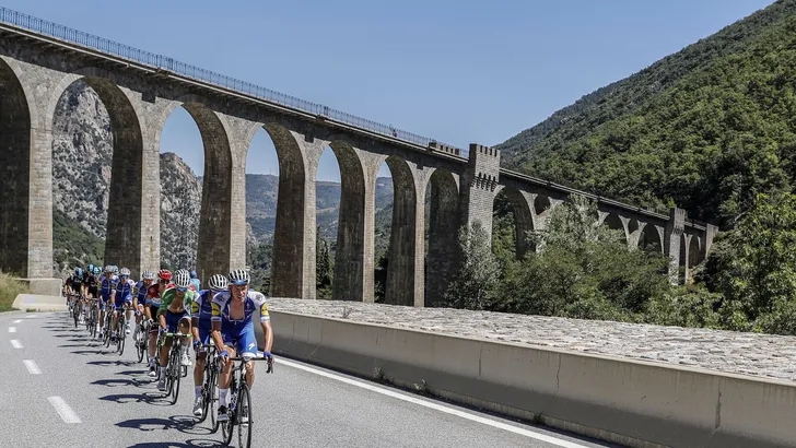 Vuelta in beeld: Team Sky maakt eerste schifting in de Pyreneeën