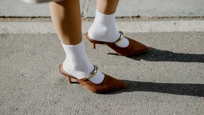 Vergeet zwart: Bruine schoenen zijn dé grote trend voor de lente van 2026