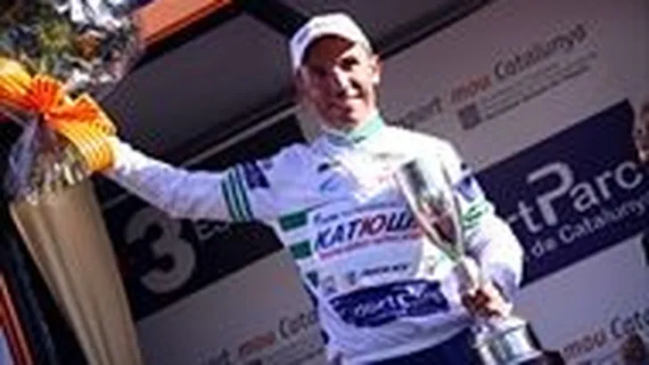 Rodríguez wint solo, tijdsverlies Gesink