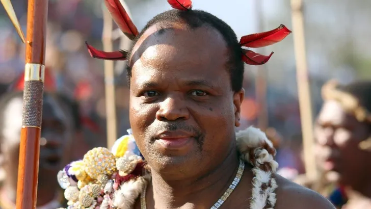 Treurig: Koning Mswati III koopt 19 Rolls-Royces voor zijn 15 vrouwen