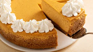 Cheesecake met kruidnoten en slagroom