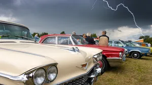 We blijven maar oldtimers kopen in Nederland