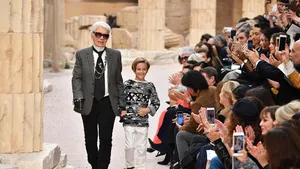 Karl Lagerfeld geeft gratis jurken weg