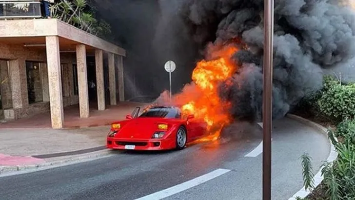 Ferrari F40 fire